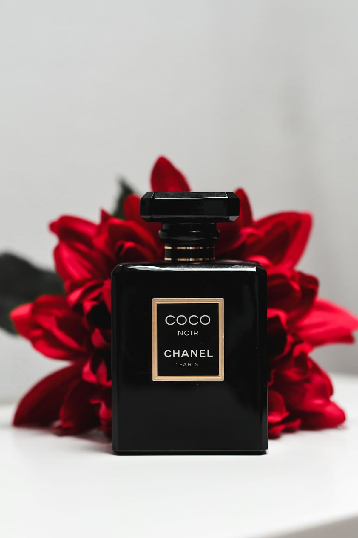 Oud Noir bottle